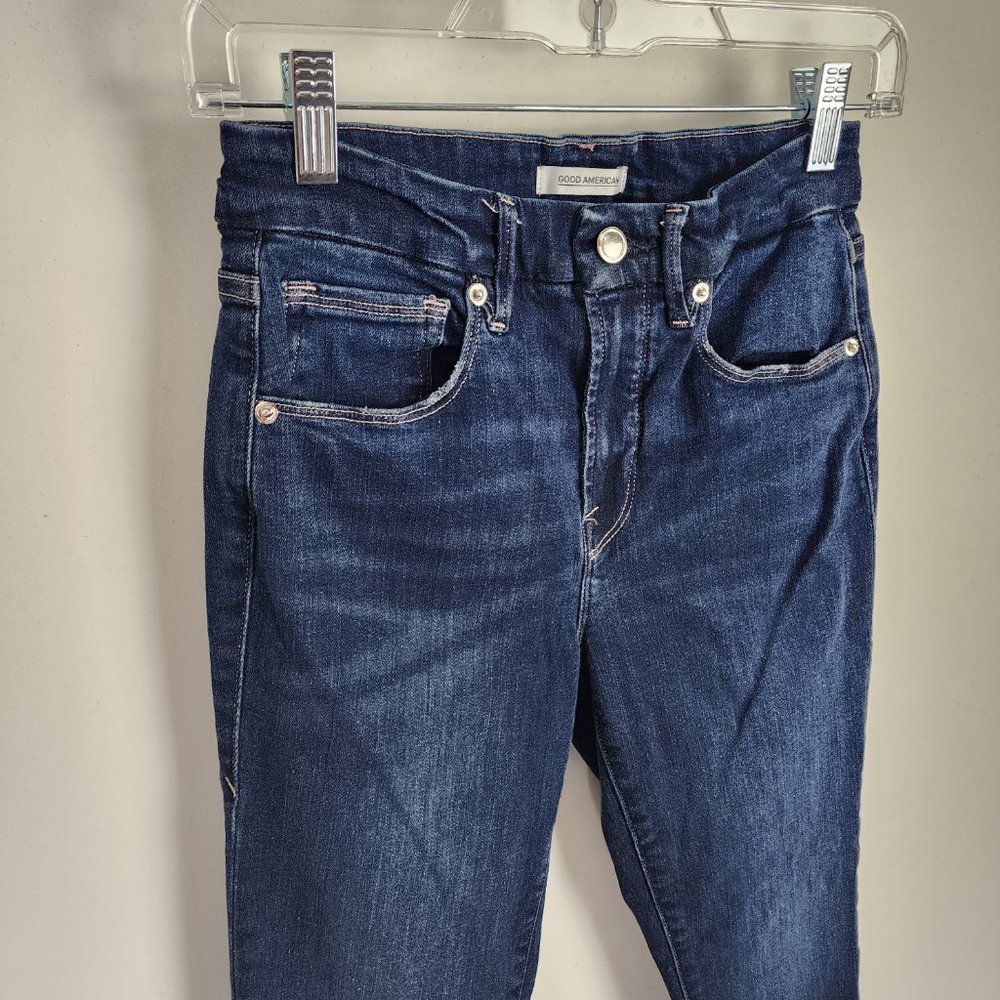 Good American Dark Wash Good Legs Crop Stretch Denim Jeans Size 4/27 - Picture 2 of 11